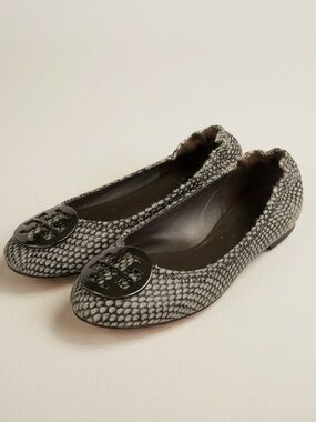 Tory Burch Reva Ballet Flats Gray Snake Print Calf Hair Silver Logo Size 8*